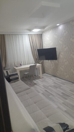 Satılır köhnə tikili 4 otaqlı 100 m², Yeni Günəşli Satılır köhnə tikili 4 otaqlı 100 m², Yeni Günəşli