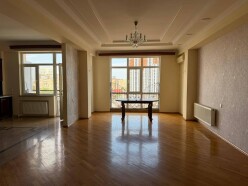 İcarə yeni tikili 3 otaqlı 135 m²,  İnşaatçılar m.-4