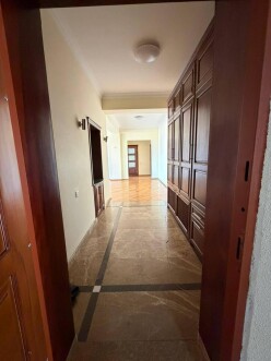 İcarə yeni tikili 3 otaqlı 135 m²,  İnşaatçılar m.-7
