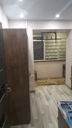 Satılır köhnə tikili 4 otaqlı 100 m²,  Yeni Günəşli-5