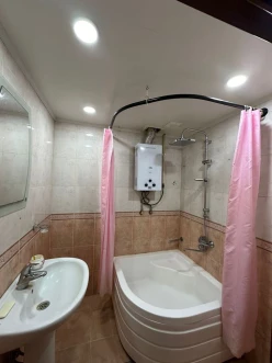 Satılır köhnə tikili 4 otaqlı 80 m², Azadlıq prospekti m.-12