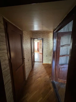 Satılır köhnə tikili 4 otaqlı 80 m², Azadlıq prospekti m.-10