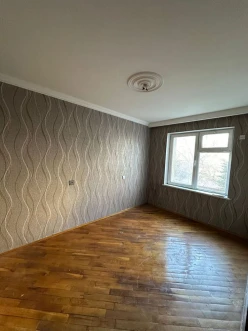 Satılır köhnə tikili 4 otaqlı 80 m², Azadlıq prospekti m.-3