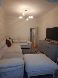 Satılır köhnə tikili 2 otaqlı 60 m², İnşaatçılar m.-7