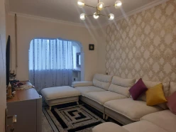 Satılır köhnə tikili 2 otaqlı 60 m², İnşaatçılar m.-13