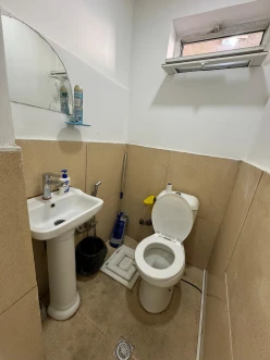 Satılır obyekt 45 m², İnşaatçılar m.-8