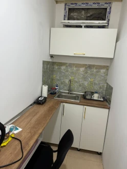 Satılır obyekt 45 m², İnşaatçılar m.-5