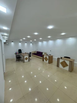 Satılır obyekt 45 m², İnşaatçılar m.