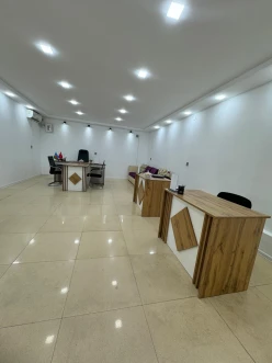 Satılır obyekt 45 m², İnşaatçılar m.-7