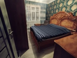 Satılır köhnə tikili 4 otaqlı 105 m²,  Həzi Aslanov m.-15