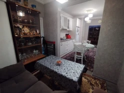 Satılır köhnə tikili 4 otaqlı 105 m²,  Həzi Aslanov m.-6