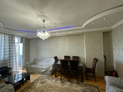 Satılır yeni tikili 2 otaqlı 85 m², İnşaatçılar m.-7