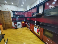 İcarə yeni tikili 4 otaqlı 200 m²,  28 May m.-7