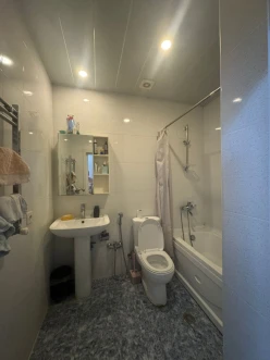 Satılır yeni tikili 2 otaqlı 60 m²,  İnşaatçılar m.-10