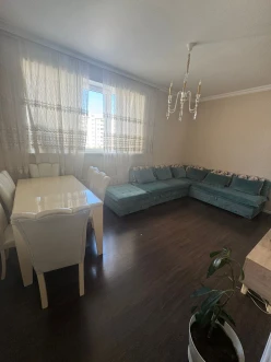 Satılır yeni tikili 2 otaqlı 60 m²,  İnşaatçılar m.-12