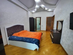 İcarə yeni tikili 4 otaqlı 200 m²,  28 May m.-4