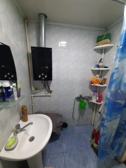 Satılır köhnə tikili 2 otaqlı 41 m², İnşaatçılar m.-7