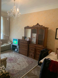 Satılır köhnə tikili 3 otaqlı 60 m², Elmlər Akademiyası m.-2