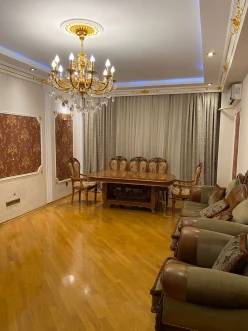 Satılır yeni tikili 3 otaqlı 130 m², İnşaatçılar m.-10