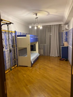 Satılır yeni tikili 3 otaqlı 130 m², İnşaatçılar m.-14