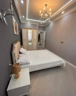 Satılır yeni tikili 2 otaqlı 60 m², İnşaatçılar m.-4