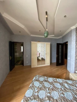 Satılır yeni tikili 3 otaqlı 128 m², Yasamal r.-4