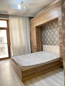 Satılır yeni tikili 2 otaqlı 60 m², İnşaatçılar m.-7