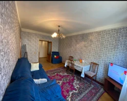 Satılır köhnə tikili 4 otaqlı 100 m², Badamdar-5 Satılır köhnə tikili 4 otaqlı 100 m², Badamdar-5