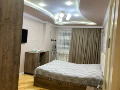 Satılır köhnə tikili 5 otaqlı 125 m²,  Qaraçuxur-8