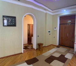 Satılır ev/villa 5 otaqlı 300 m², Qaraçuxur q.-25