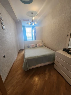 Satılır yeni tikili 3 otaqlı 110 m², İnşaatçılar m.-13 Satılır yeni tikili 3 otaqlı 110 m², İnşaatçılar m.-13