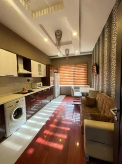 Satılır yeni tikili 3 otaqlı 140 m², İnşaatçılar m.-16 Satılır yeni tikili 3 otaqlı 140 m², İnşaatçılar m.-16