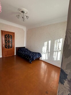 Satılır köhnə tikili 4 otaqlı 100 m²,  İnşaatçılar m.-4