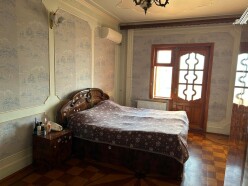 Satılır köhnə tikili 4 otaqlı 100 m², İnşaatçılar m. Satılır köhnə tikili 4 otaqlı 100 m², İnşaatçılar m.