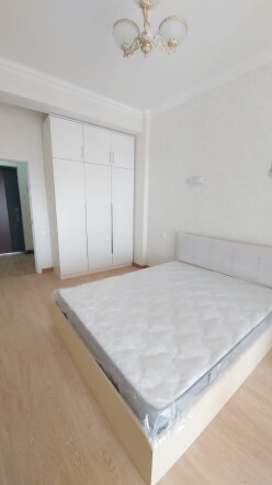 İcarə yeni tikili 2 otaqlı 68 m²,  Bakıxanov-11
