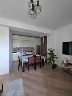 Satılır yeni tikili 2 otaqlı 60 m²,  İnşaatçılar m.-9