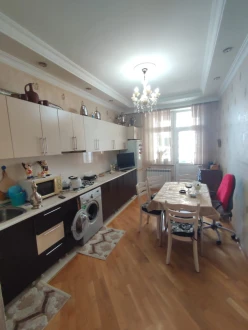 Satılır yeni tikili 3 otaqlı 120 m², İnşaatçılar m.-8