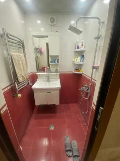 Satılır yeni tikili 3 otaqlı 90 m², İnşaatçılar m.-6 Satılır yeni tikili 3 otaqlı 90 m², İnşaatçılar m.-6