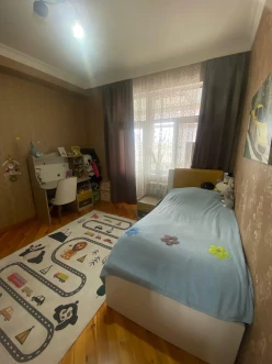 Satılır yeni tikili 3 otaqlı 90 m², İnşaatçılar m.-7 Satılır yeni tikili 3 otaqlı 90 m², İnşaatçılar m.-7