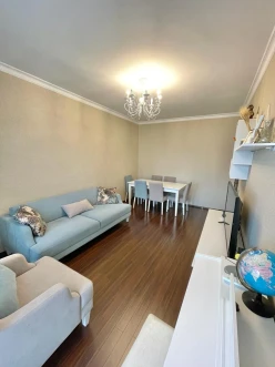 Satılır köhnə tikili 2 otaqlı 60 m², Azadlıq prospekti m.-2