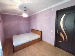 Satılır köhnə tikili 2 otaqlı 50 m², Elmlər Akademiyası m.-4