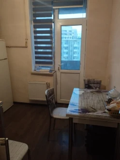 Satılır yeni tikili 2 otaqlı 60 m², İnşaatçılar m.-10