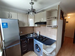 Satılır köhnə tikili 2 otaqlı 50 m², Elmlər Akademiyası m.-7