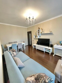 Satılır köhnə tikili 2 otaqlı 60 m², Azadlıq prospekti m.-4