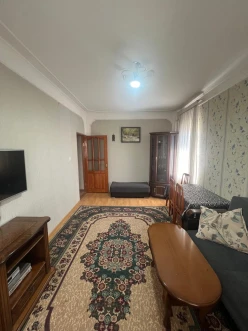 Satılır köhnə tikili 2 otaqlı 60 m², İnşaatçılar m.-2