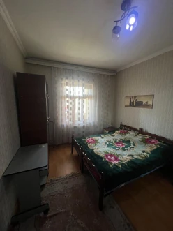 Satılır köhnə tikili 2 otaqlı 60 m², İnşaatçılar m.-5