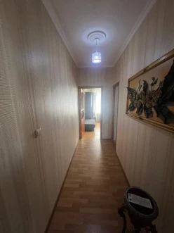 Satılır köhnə tikili 2 otaqlı 60 m², İnşaatçılar m.-4