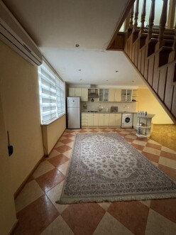 Satılır köhnə tikili 2 otaqlı 92 m²,  İçəri Şəhər m.-4