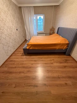 İcarə köhnə tikili 4 otaqlı 120 m²,  İnşaatçılar m.-19