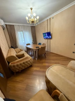 İcarə köhnə tikili 4 otaqlı 120 m²,  İnşaatçılar m.-13